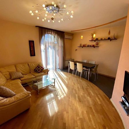 City Center Cute Flat 3 Rooms Erevan Exterior foto